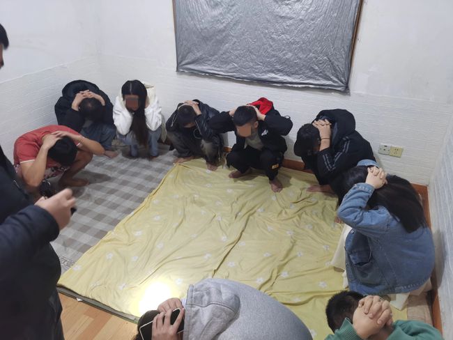 下載 (1).jpg